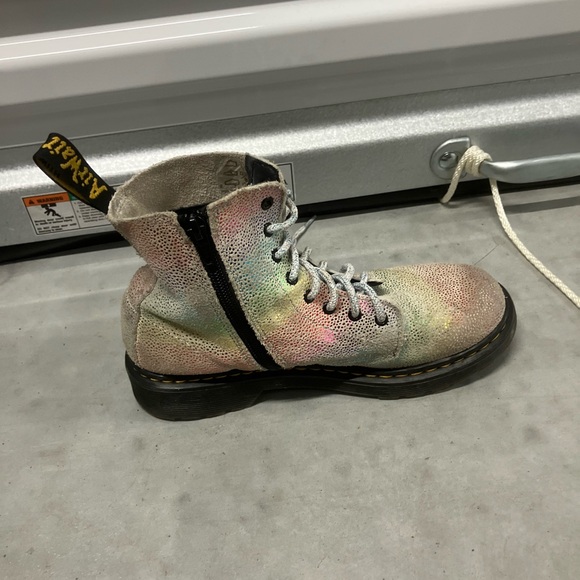 DR. MARTENS Pascal 1460 Iridescent Rainbow Lace Up Unicorn Suede Combat Boots 5 - Picture 7 of 9